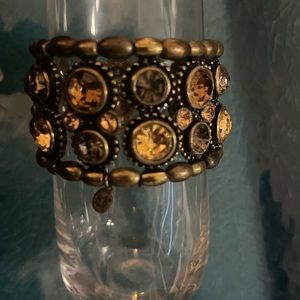 Stretchy bracelet jeweled
